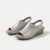 Hazel – Subtle Elegance in Delicate Gray
